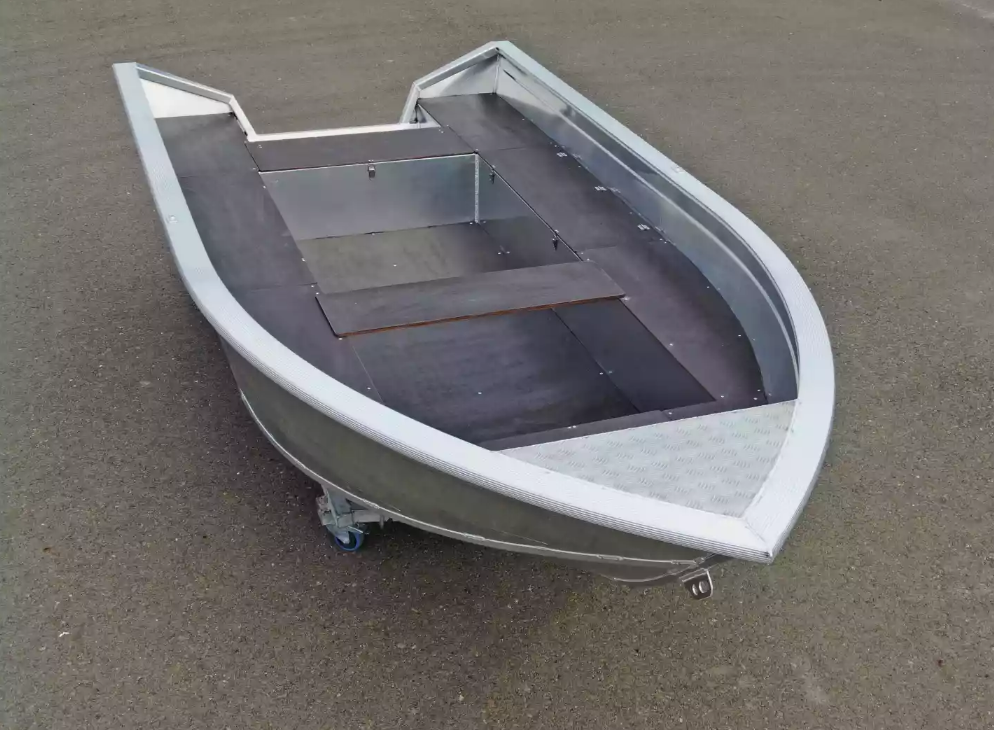 Алюминиевая лодка  Неман-420 в Барнауле