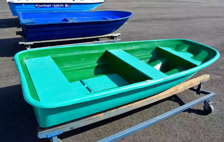 Стеклопластиковая лодка Старт (тримаран) в Барнауле