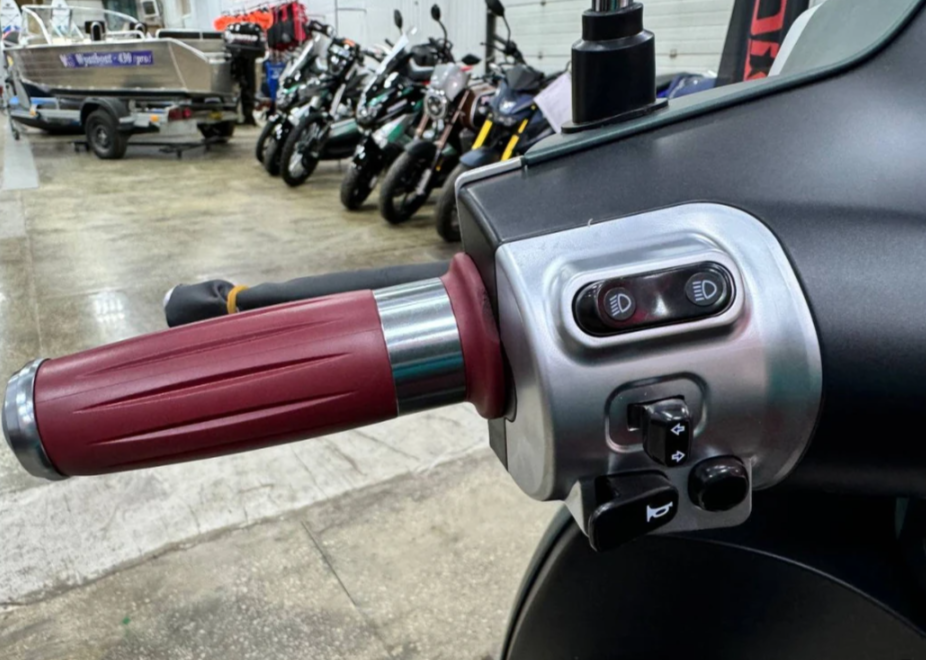 Скутер PROMAX Miami 240 (49) в Барнауле