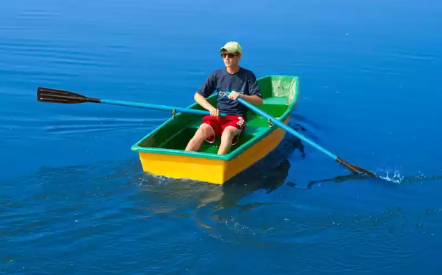 Стеклопластиковая лодка Малютка в Барнауле