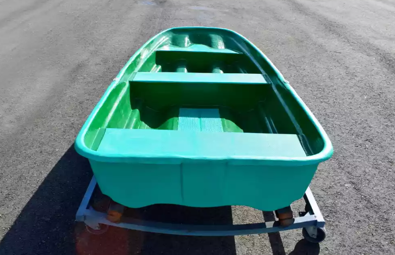 Стеклопластиковая лодка Старт (тримаран) в Барнауле