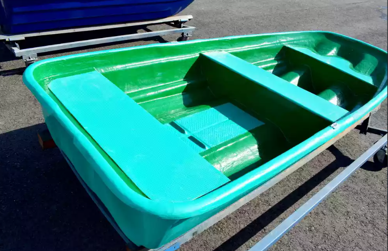 Стеклопластиковая лодка Старт (тримаран) в Барнауле