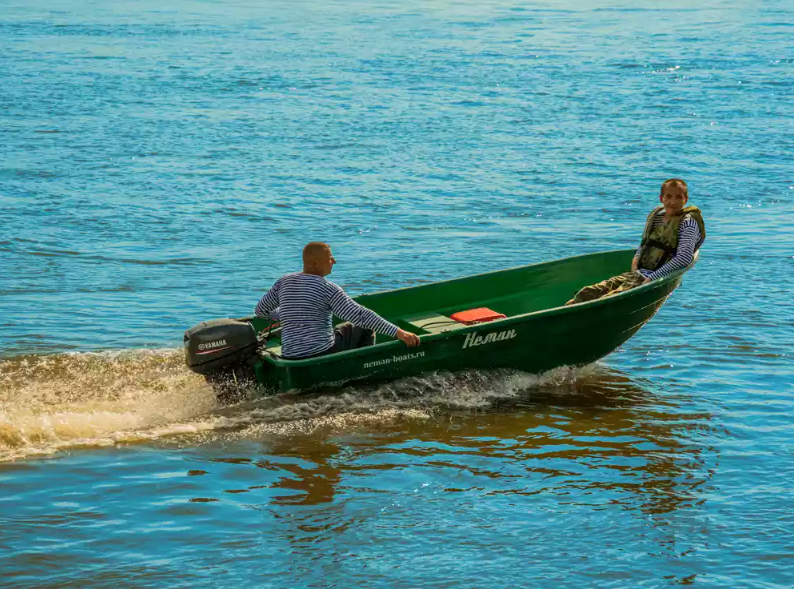Стеклопластиковая лодка Neman-340 (тримаран) в Барнауле