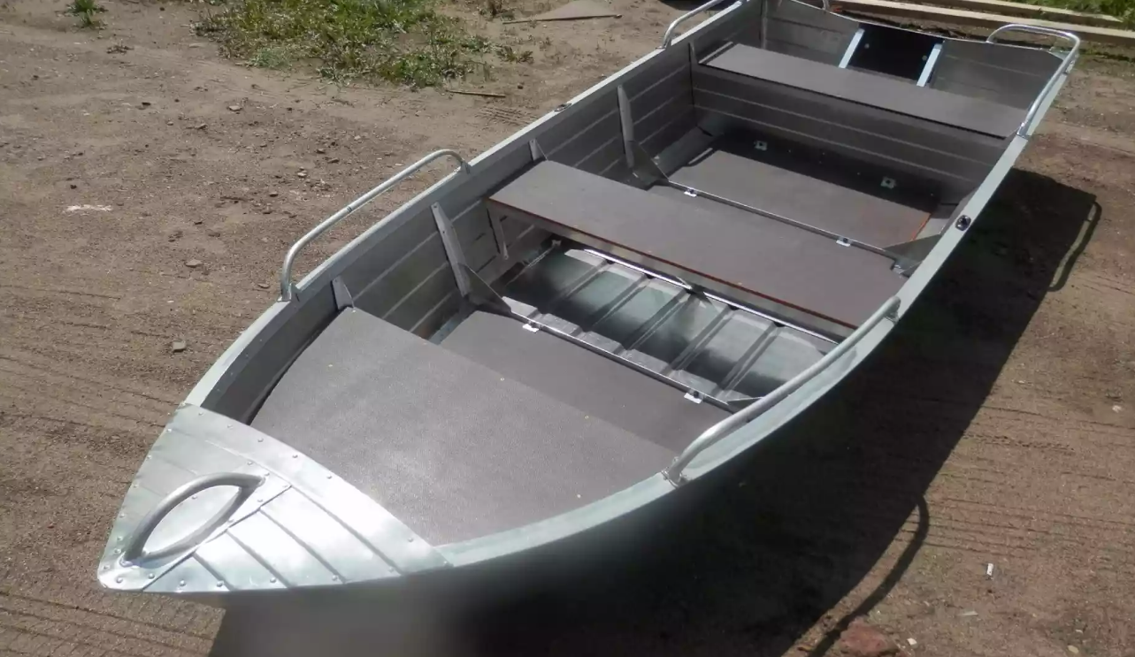 Алюминиевая лодка Вятка-Профи 32 в Барнауле