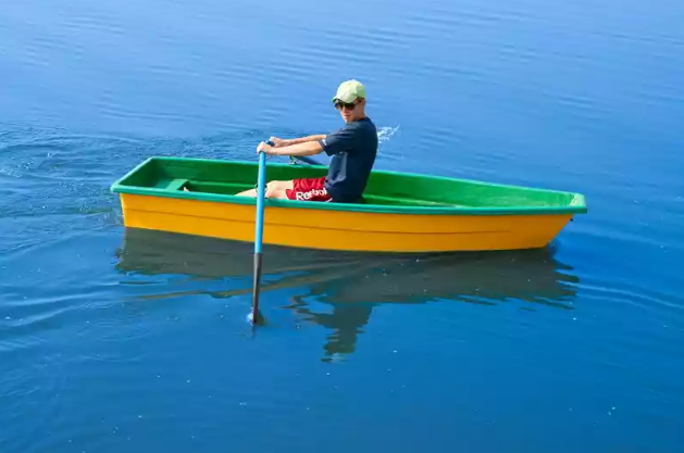 Стеклопластиковая лодка Малютка в Барнауле