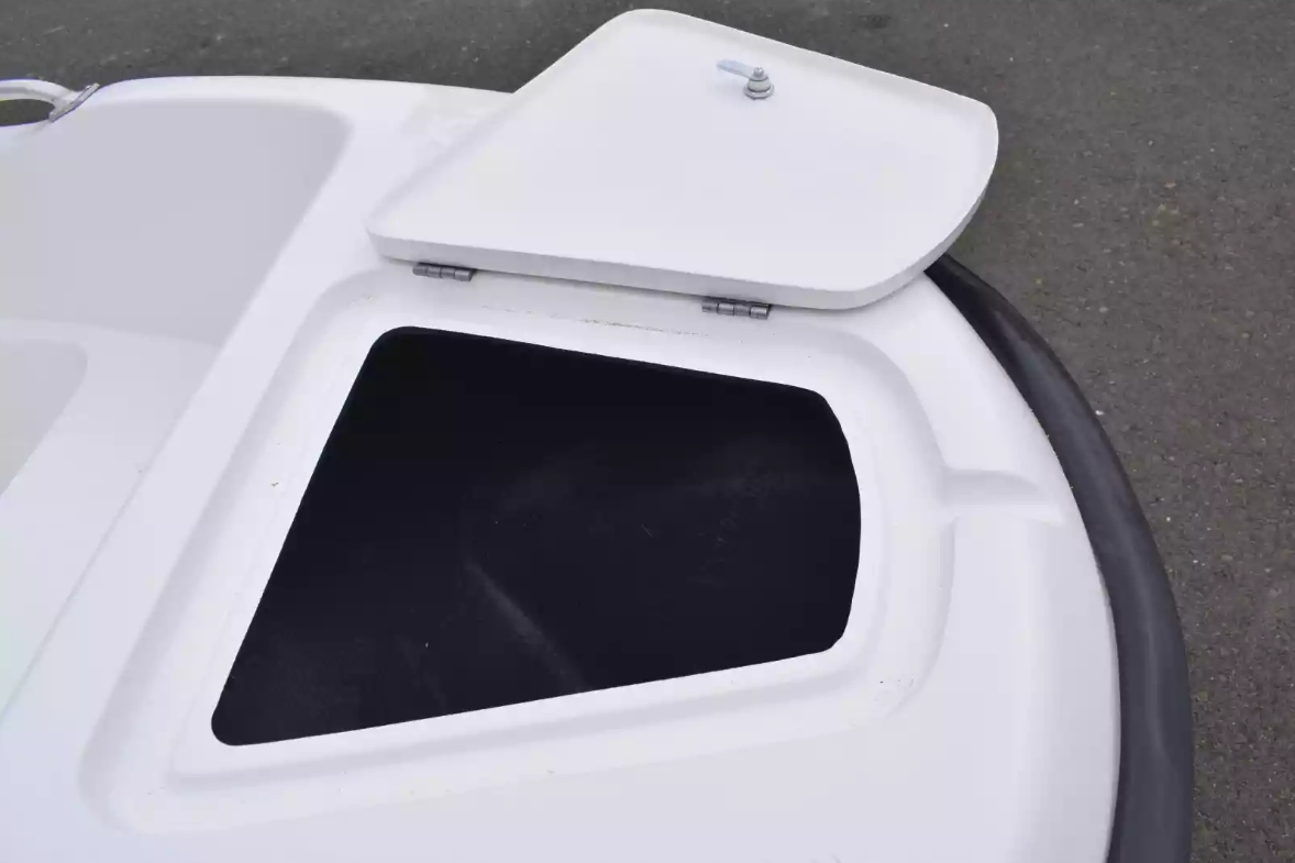 Стеклопластиковая лодка Пингвин New (тримаран) в Барнауле