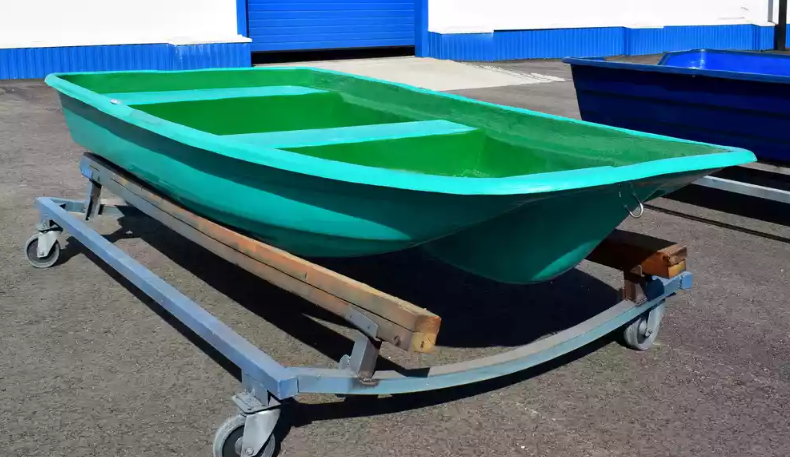 Стеклопластиковая лодка Старт (тримаран) в Барнауле