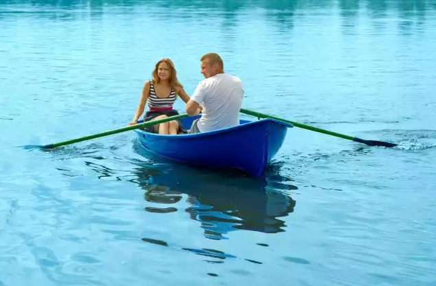 Стеклопластиковая лодка Дельфин в Барнауле