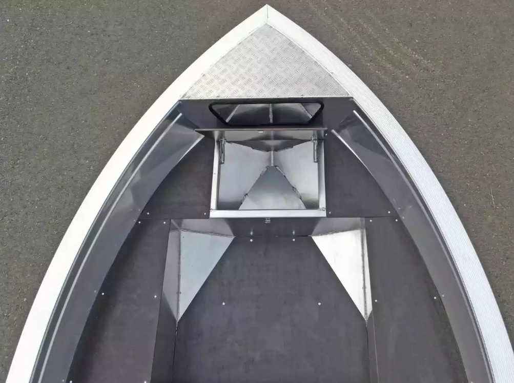 Алюминиевая лодка  Неман-420 в Барнауле