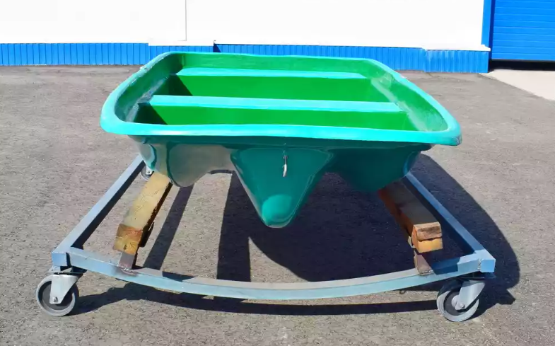 Стеклопластиковая лодка Старт (тримаран) в Барнауле