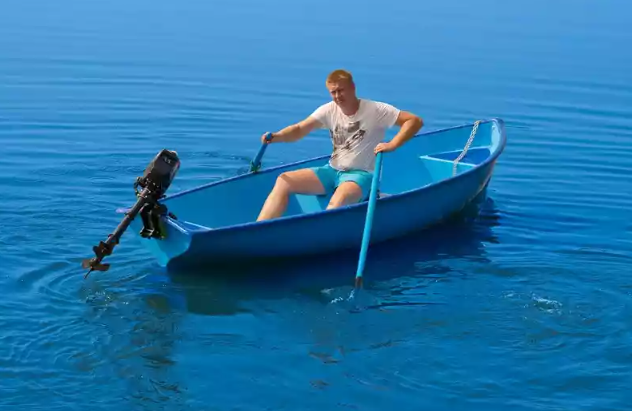 Стеклопластиковая лодка Омуль в Барнауле