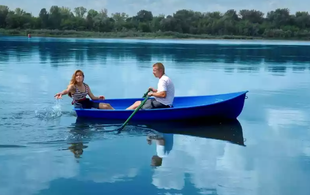 Стеклопластиковая лодка Дельфин в Барнауле