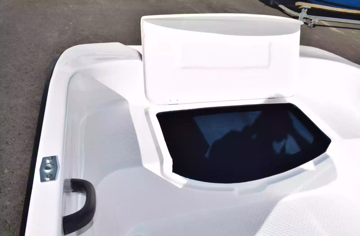 Стеклопластиковая лодка Пингвин (тримаран) в Барнауле