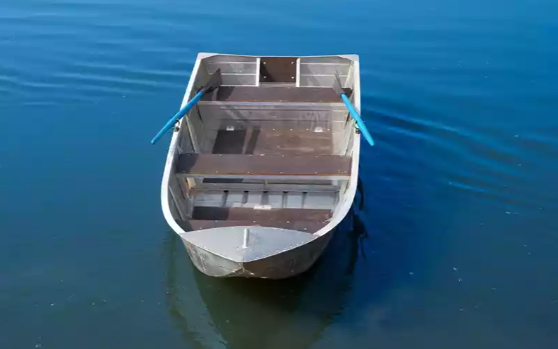 Алюминиевая лодка Вятка-Профи 37 в Барнауле