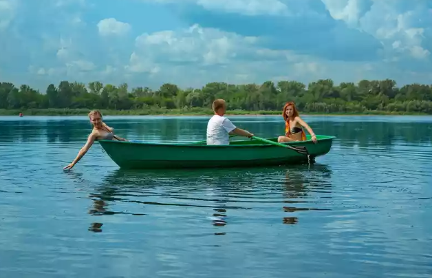 Стеклопластиковая Лодка Голавль в Барнауле