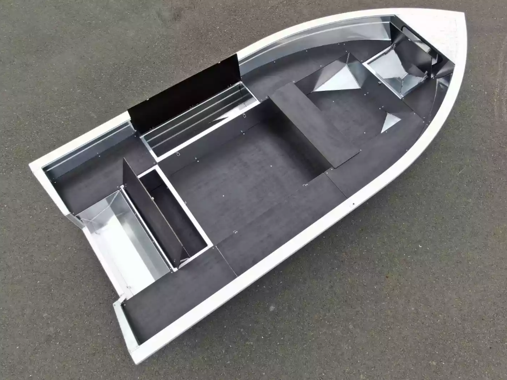 Алюминиевая лодка  Неман-420 в Барнауле