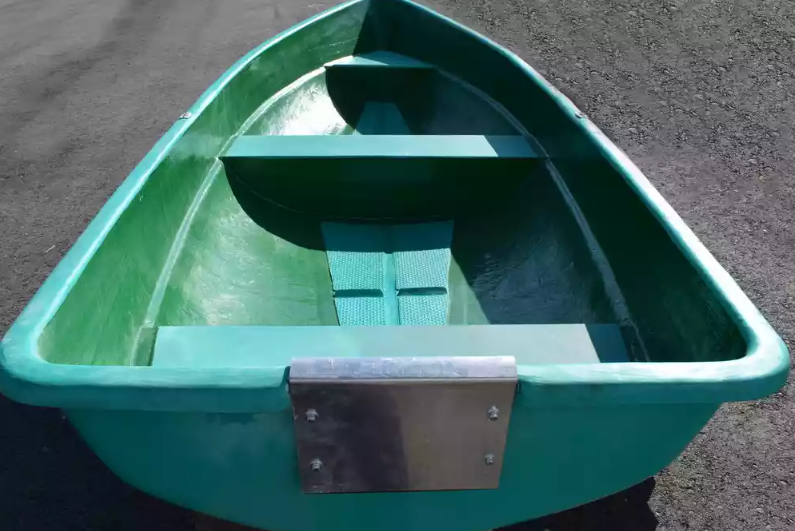 Стеклопластиковая Лодка Голавль в Барнауле