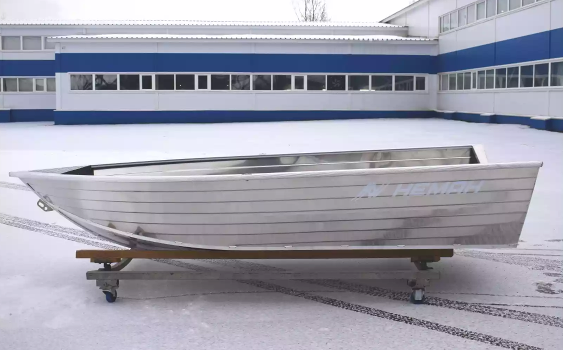 Алюминиевая лодка Неман-400 в Барнауле