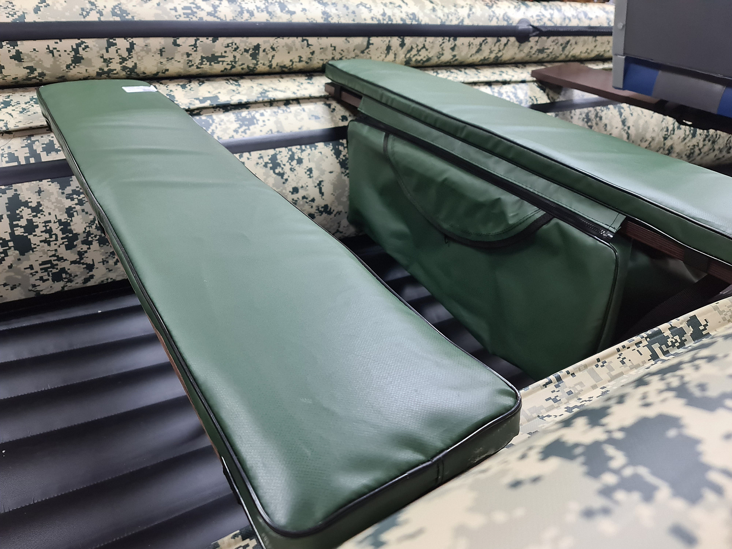КОМПЛЕКТ МЯГКИХ НАКЛАДОК С СУМКОЙ ДЛЯ ЛОДОК 110Х20 ЗЕЛЕНЫЙ в Барнауле