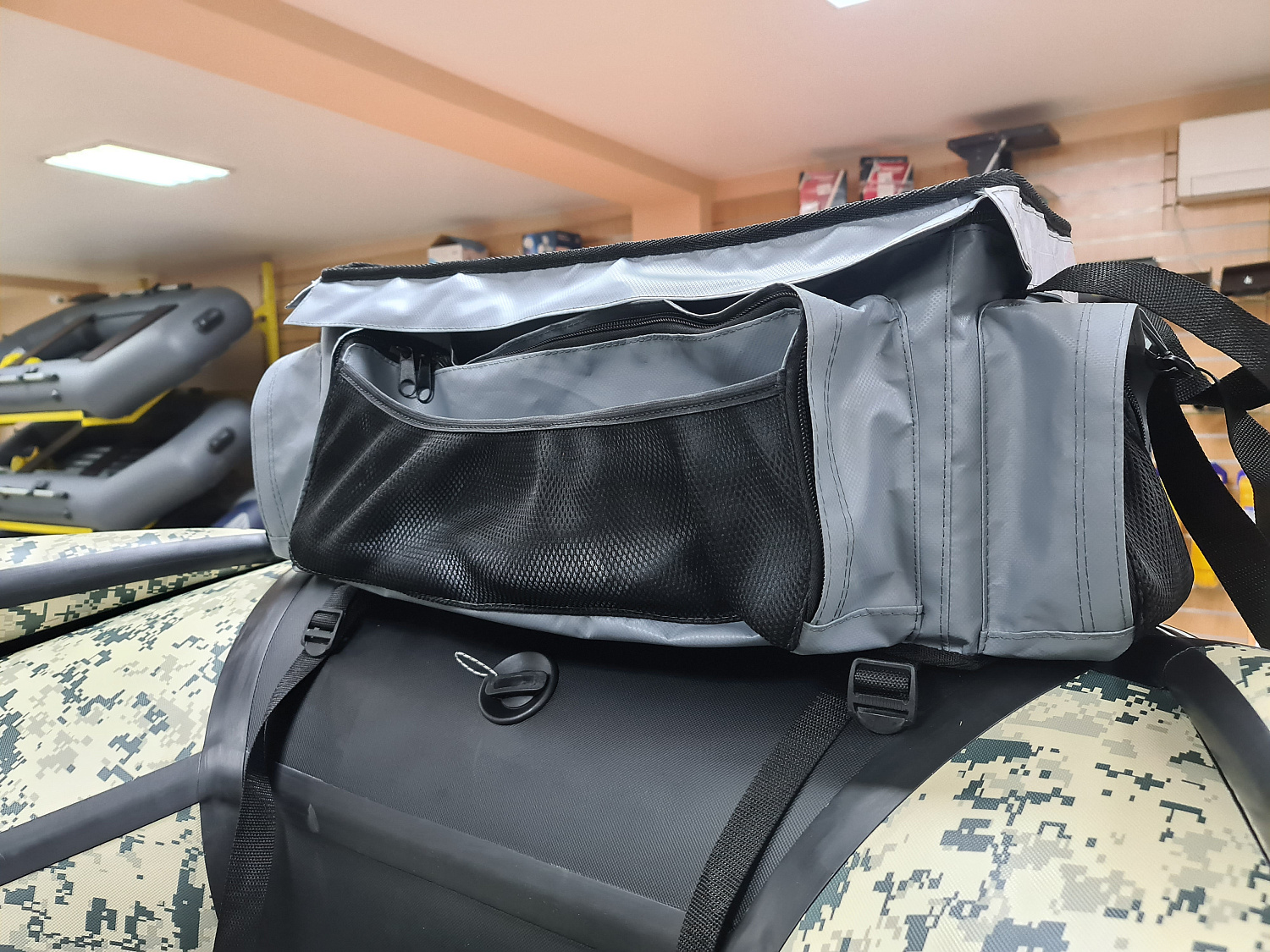 СУМКА ЛЮКС НА БАЛЛОН ДЛЯ ЛОДОК ПВХ 50Х25Х25 СМ в Барнауле