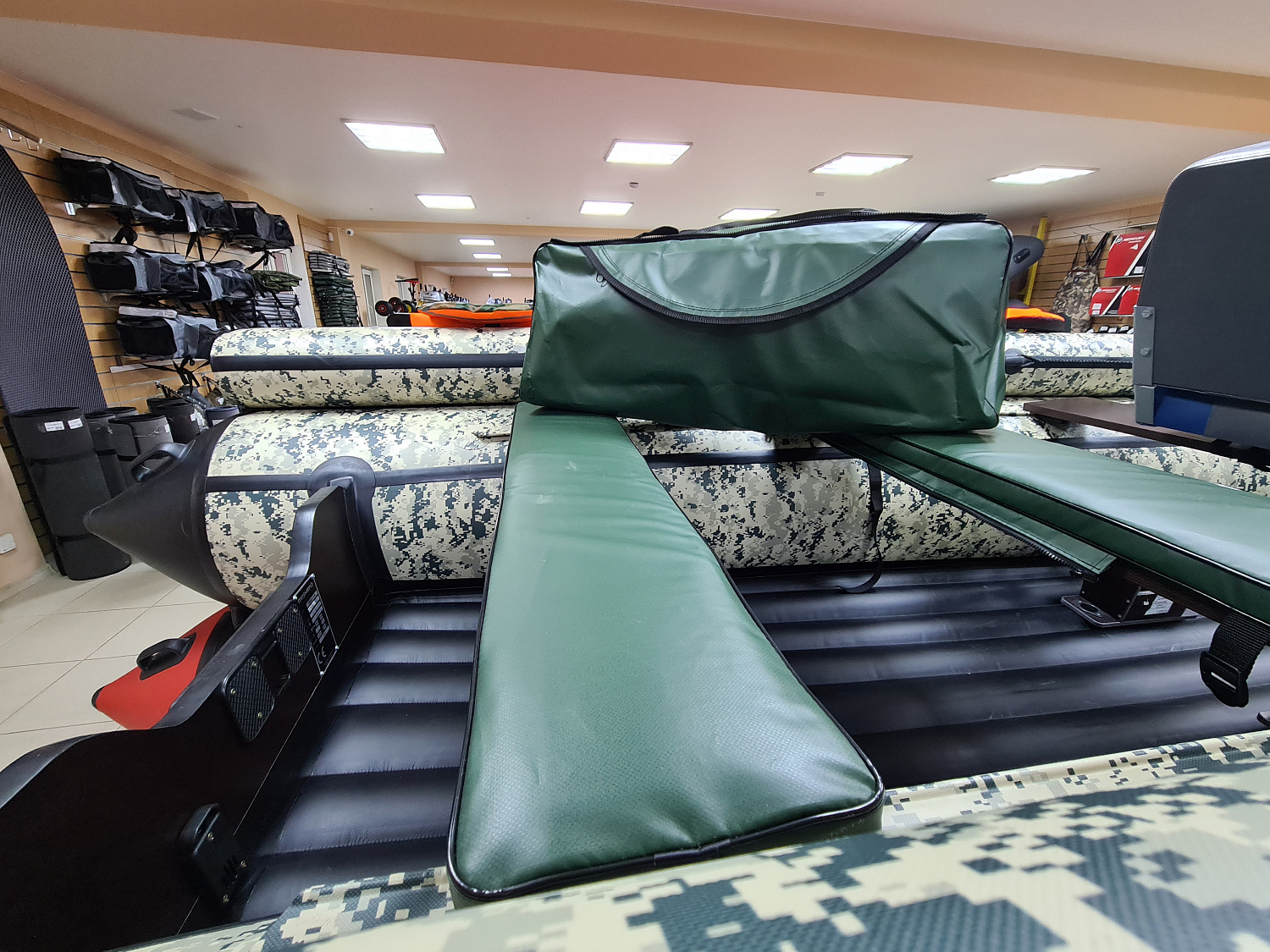 КОМПЛЕКТ МЯГКИХ НАКЛАДОК С СУМКОЙ ДЛЯ ЛОДОК 110Х20 ЗЕЛЕНЫЙ в Барнауле