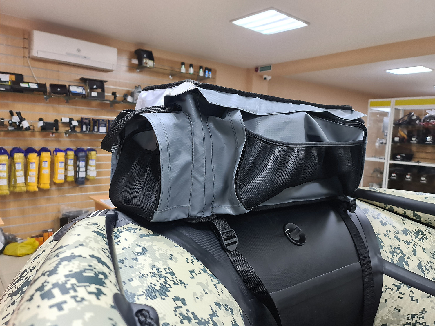 СУМКА ЛЮКС НА БАЛЛОН ДЛЯ ЛОДОК ПВХ 50Х25Х25 СМ в Барнауле